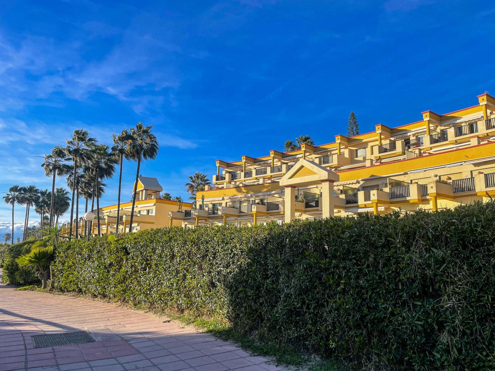 Modern Beach Apartment Romana Playa 723 In Marbella, Elviria ภายนอก รูปภาพ