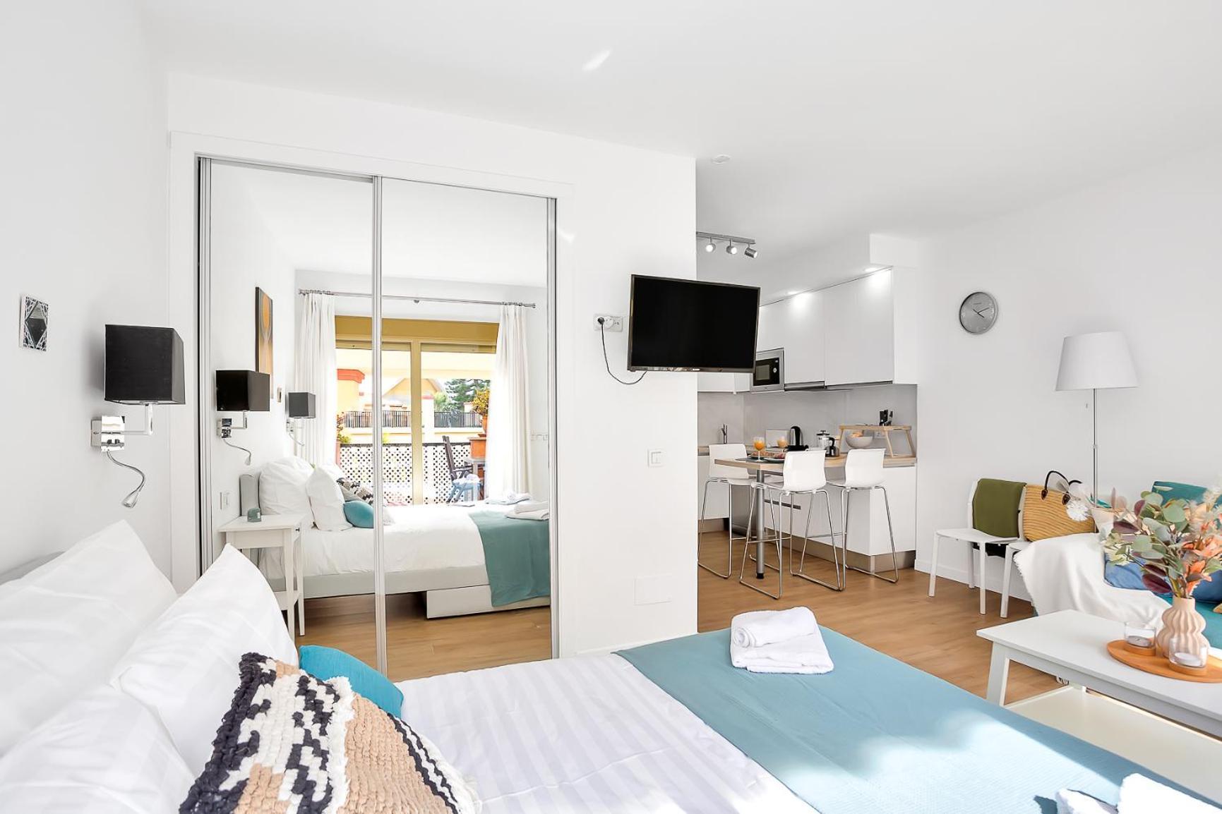 Modern Beach Apartment Romana Playa 723 In Marbella, Elviria ภายนอก รูปภาพ