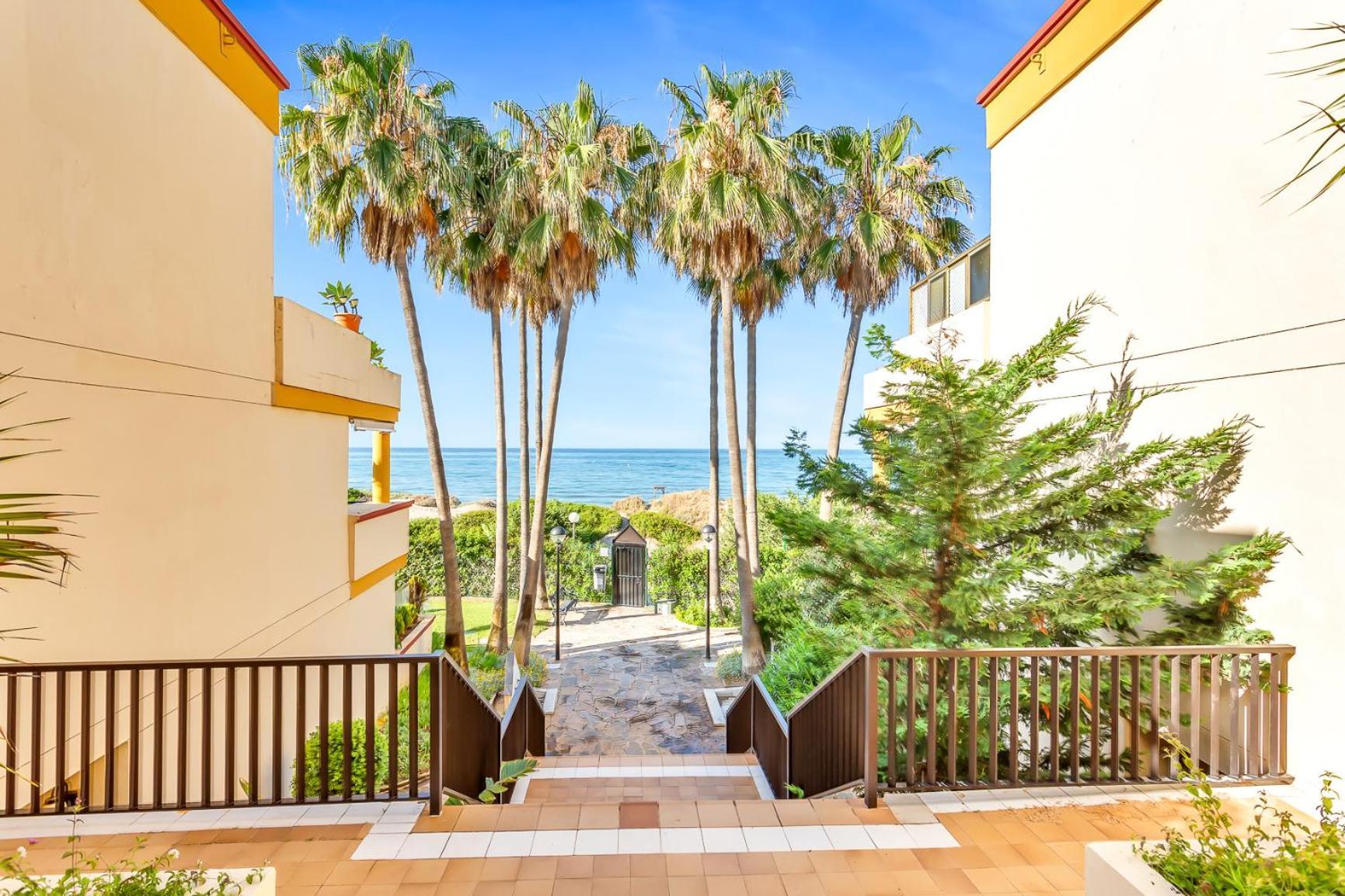 Modern Beach Apartment Romana Playa 723 In Marbella, Elviria ภายนอก รูปภาพ